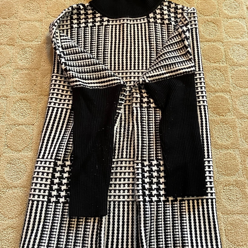 Joseph A. black and white turtleneck - Picture 2 of 3